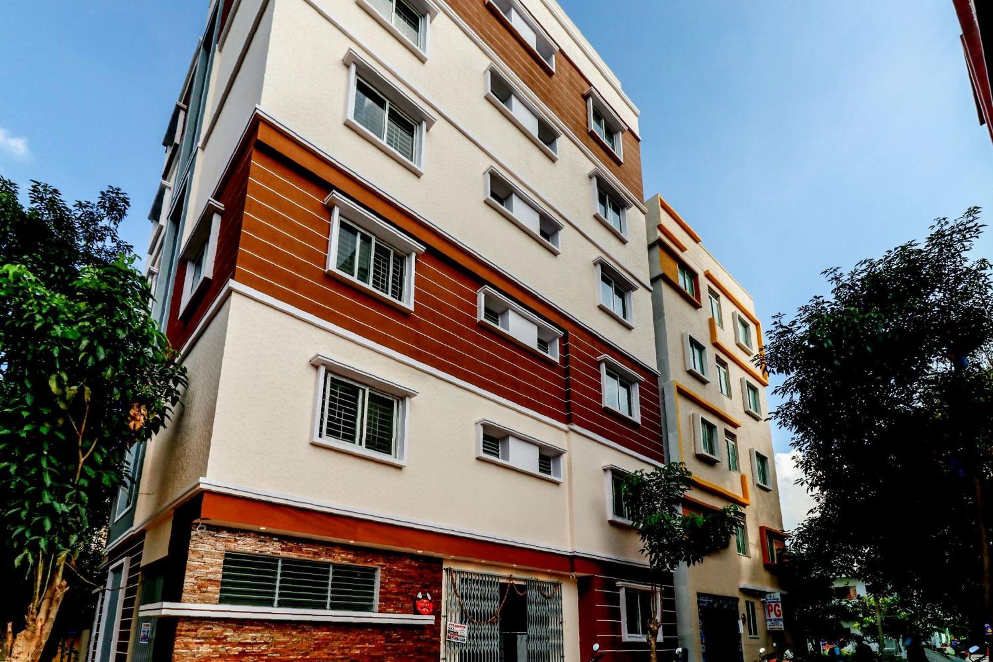 Capital O N R Residency Hotel Yelahanka Exterior photo