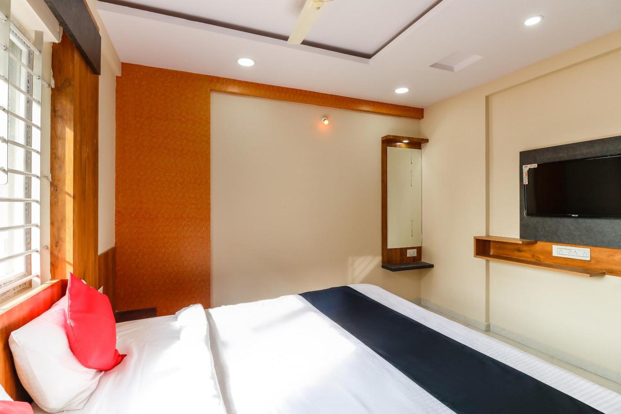 Capital O N R Residency Hotel Yelahanka Exterior photo