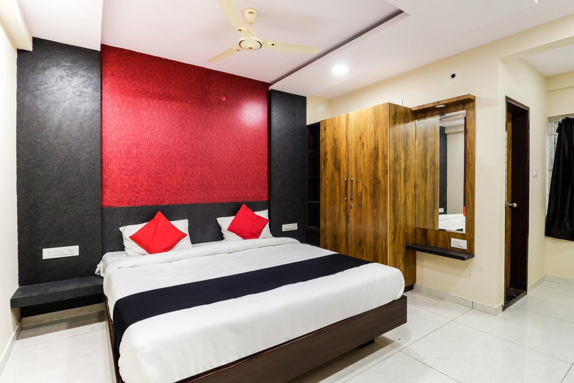 Capital O N R Residency Hotel Yelahanka Exterior photo