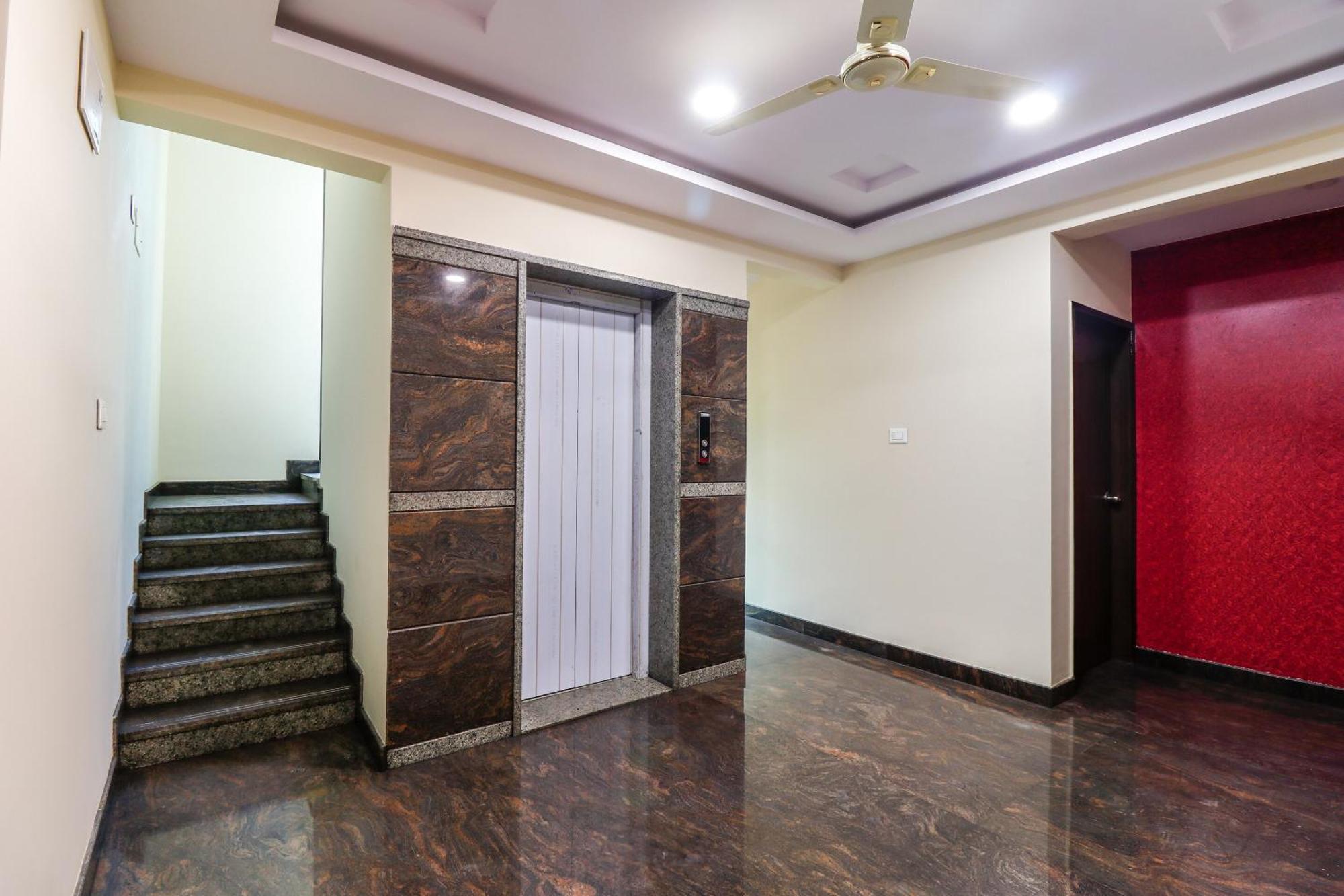 Capital O N R Residency Hotel Yelahanka Exterior photo